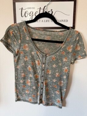 American Eagle Outfitters Green Floral Button-Front Crop Top